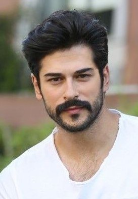 布拉克·厄兹奇维特 Burak Özçivit