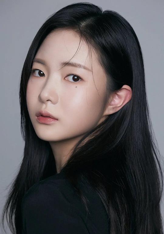 郑礼彬 Yebin Jung