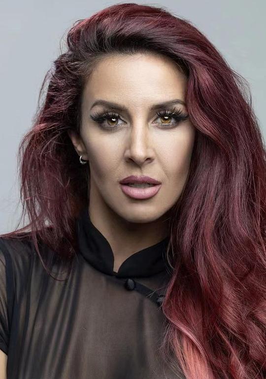 埃莉·琳戈 Elley Ringo