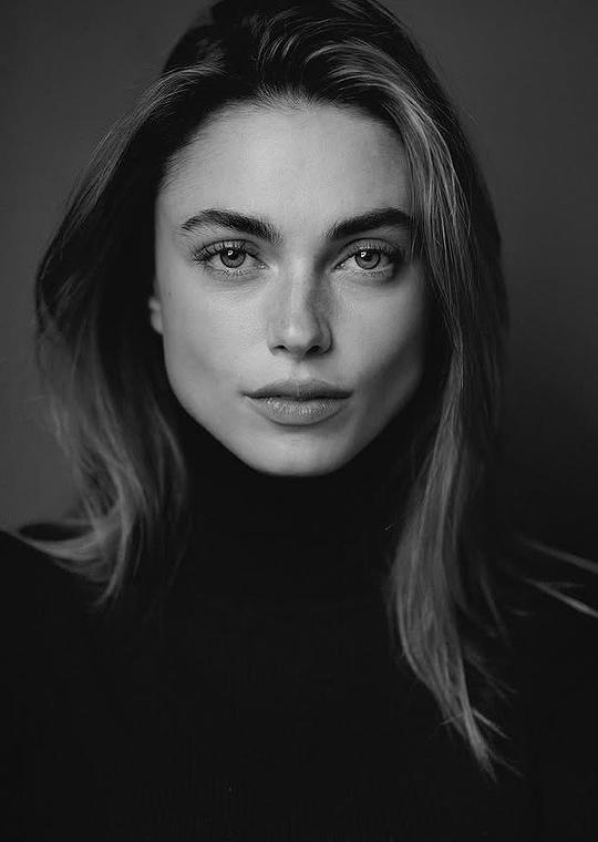 查琳·韦斯 Charleen Weiss