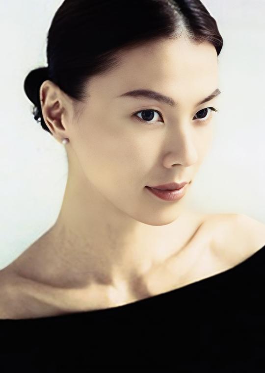 江角真纪子 Makiko Esumi