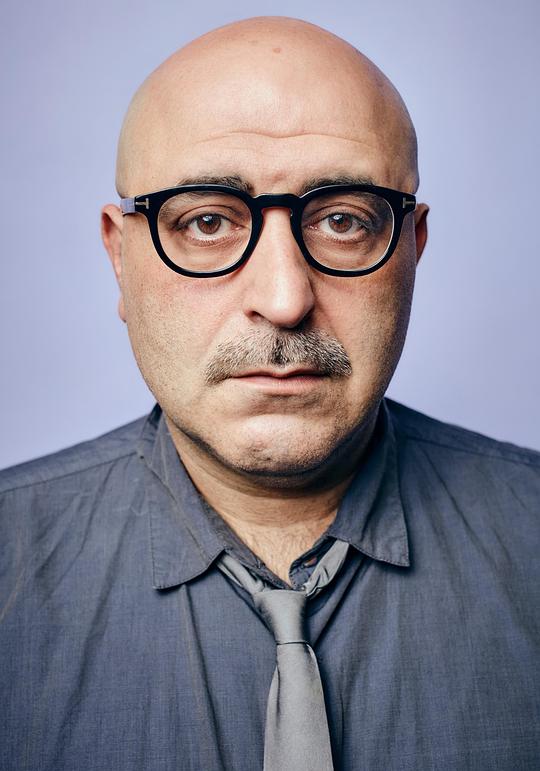 奥兹古尔·卡拉迪尼兹 Özgür Karadeniz