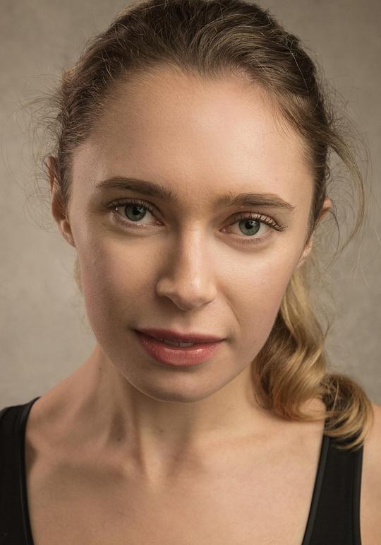 丽兹·安妮斯 Lizzie Annis