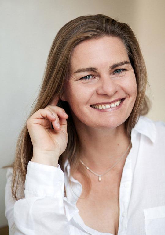 佩特拉·哈尔腾 Petra Hartung