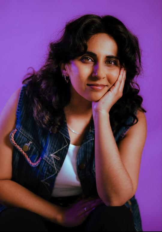 莉拉·瓦尔盖塞 Leela Varghese