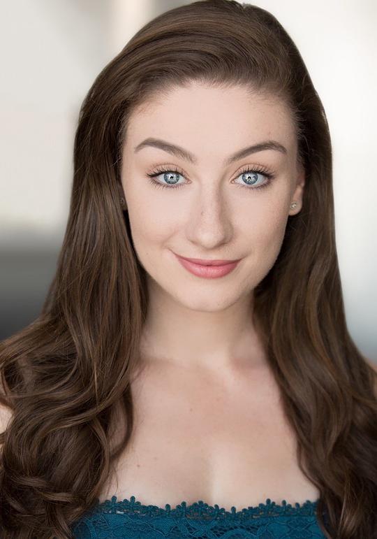 安珀·多伊索恩 Amber Doig-Thorne