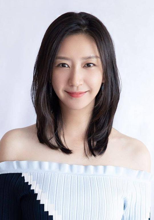 唐一菲 Yifei Tang