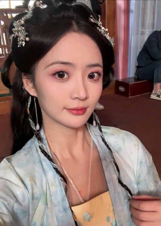 刘美娜  Liu Meina