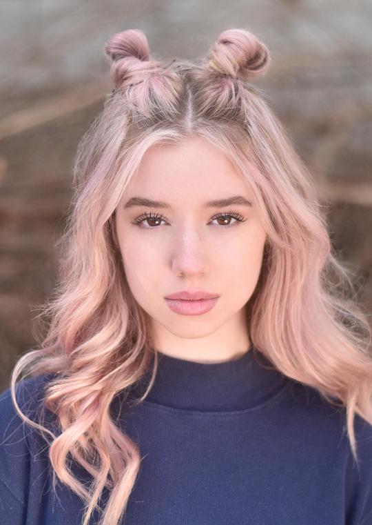 凯拉·迪薇内瑞 Kayla DiVenere