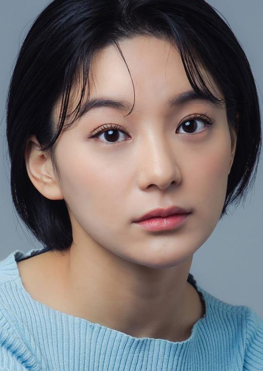 新田桃子 Arata Momoko