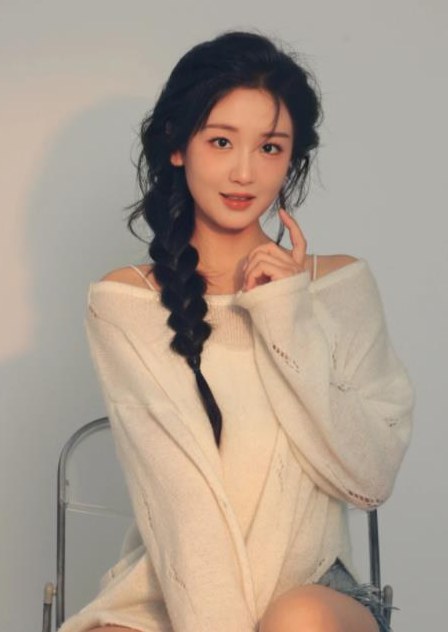 胡译维 Yiwei Hu