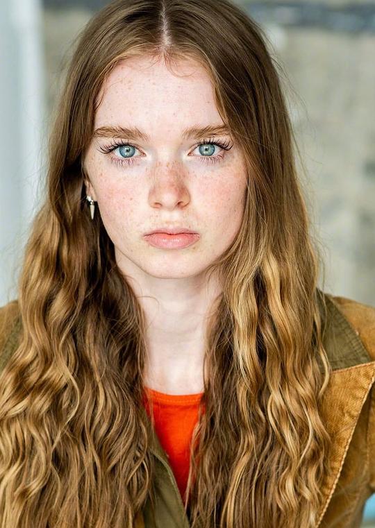 莎莫·H·豪威尔 Summer H. Howell