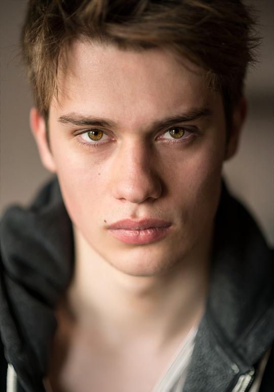 尼古拉斯·加利齐纳 Nicholas Galitzine