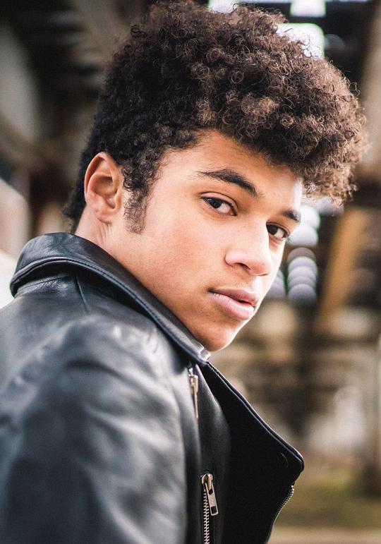 里昂·丹尼尔斯 Lyon Daniels