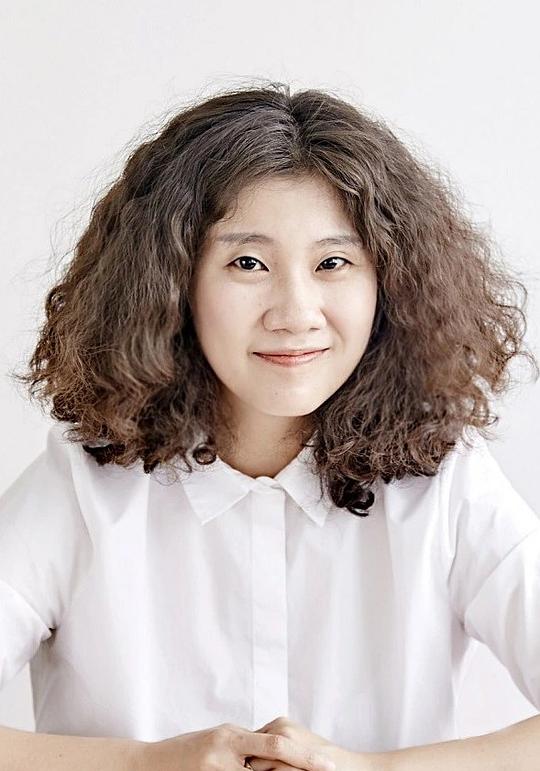 殳俏 Qiao Shu