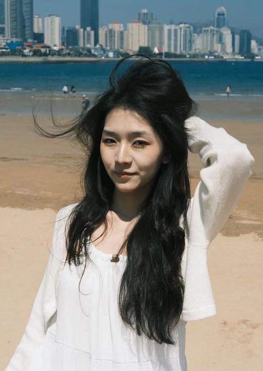 延智絮 Zhixu Yan