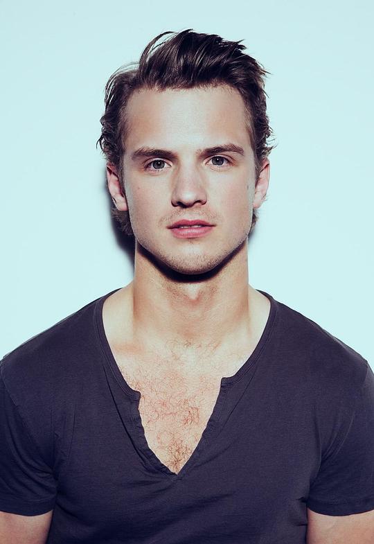 弗雷迪·史卓玛 Freddie Stroma