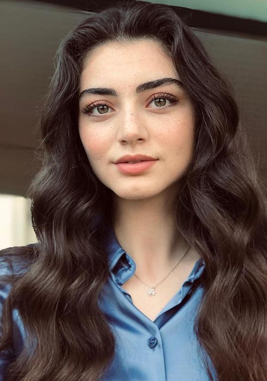 欧姿·托瑞尔 Özge Törer