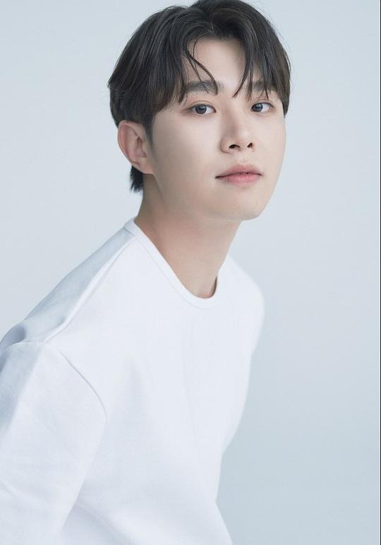 曹贤敏 Cho Hyun Min