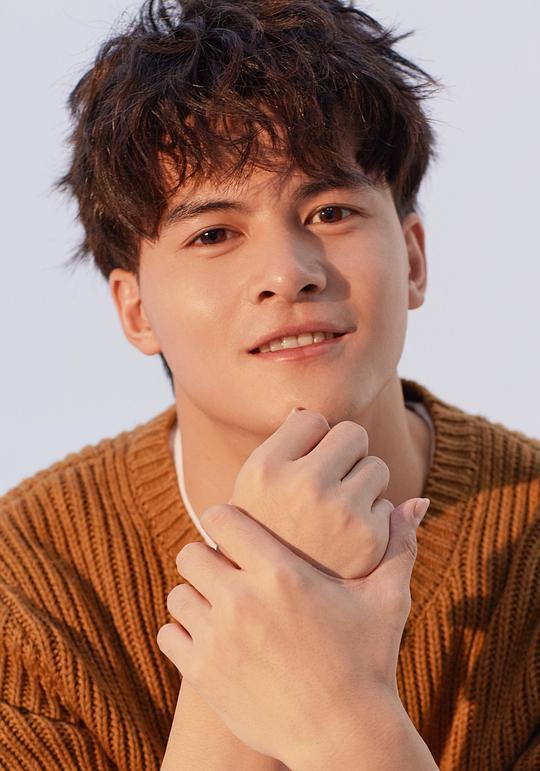 贺立 Li He