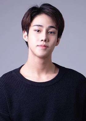 坦那瓦·苏迪扎伦 Thanawat Sutthijaroen