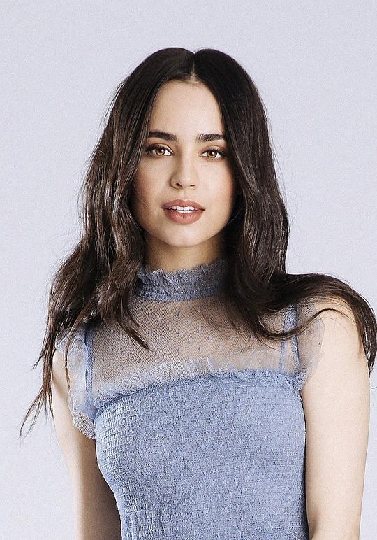 索菲亚·卡尔森 Sofia Carson