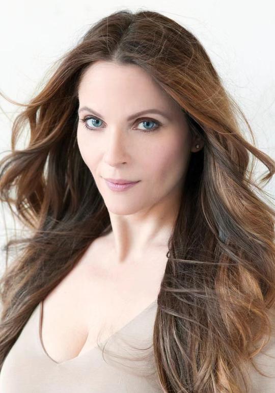 斯蒂芬妮·伯托尼 Stephanie Bertoni