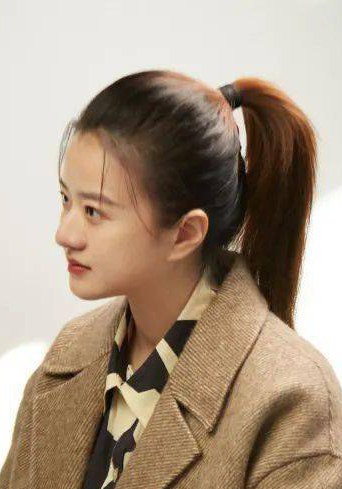 宿依楠 Yinan Su