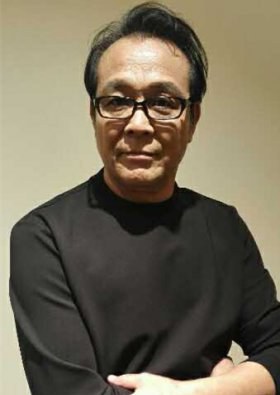 花溢彩 Yicai Hua