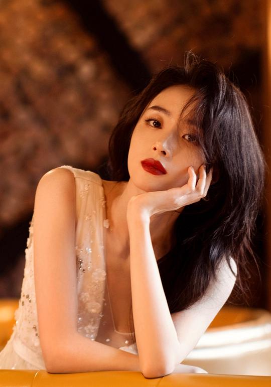 胡冰卿 Bingqing Hu