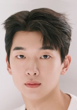 金伊俊 E-Jun Kim