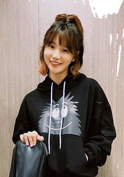 郑心慈  Kelly Cheng