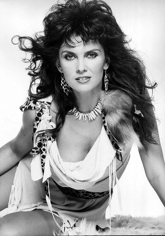 卡罗琳·莫罗 Caroline Munro