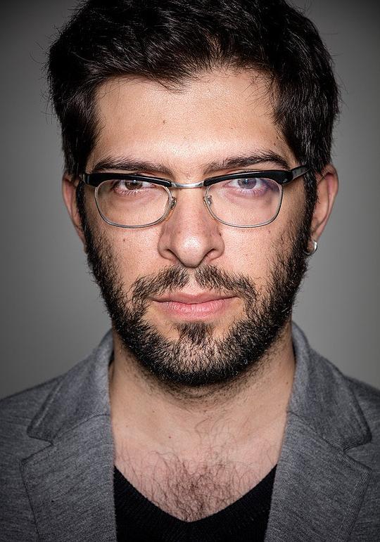伊桑·古德尔基 Ehsan Goodarzi