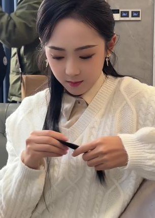 李雪阳  Li  Xueyang