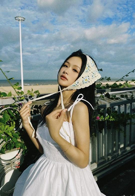 余茵