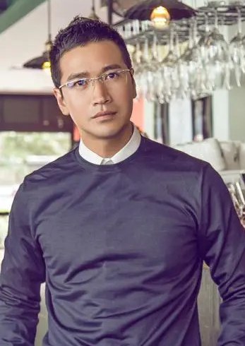 何晟铭 Shengming He