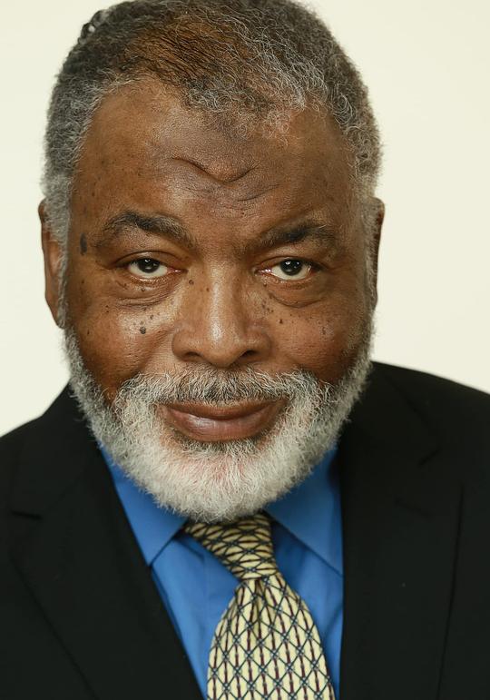 J·D·霍尔 J.D. Hall