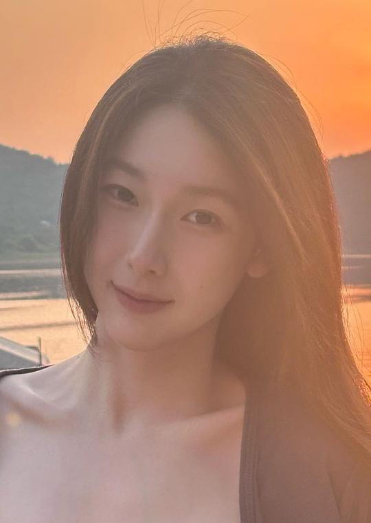 江珈沐 Jiamu Jiang