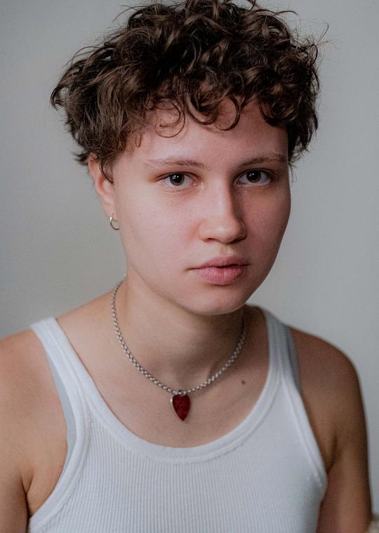 露娜·约丹 Luna Jordan