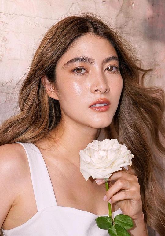 瑞斯莉·巴伦茜雅嘉 Rasri Balenciaga