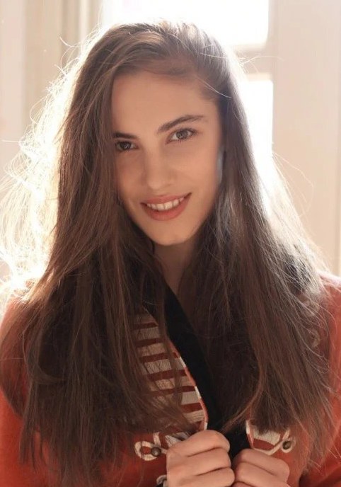 桑西娅·马里内利 Xanthia Marinelli