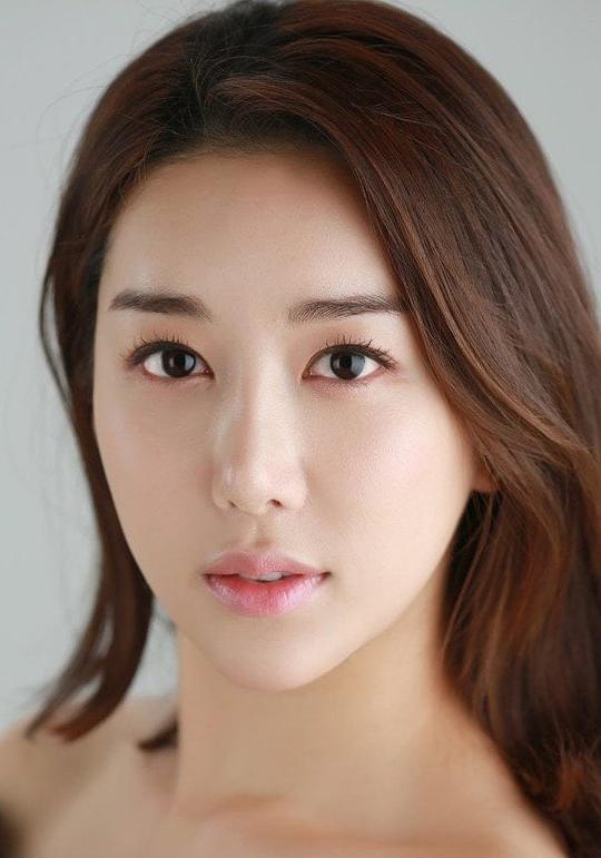 申秀晶 Soo-jung Shin