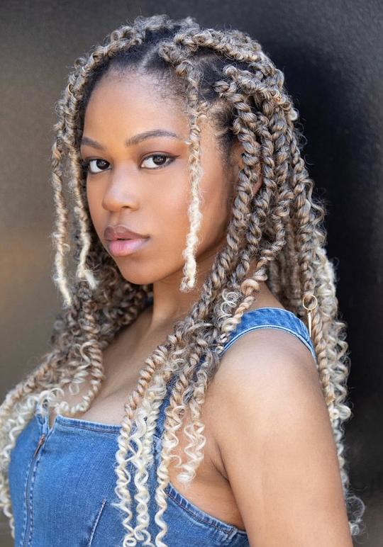 瑞尔·唐斯 Riele Downs