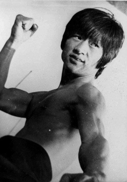 韩龙哲 Yong-cheol Han