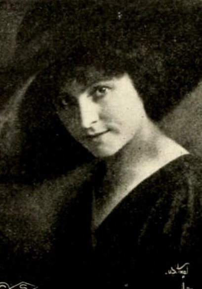 斯特拉·雷泽托 Stella LeSaint