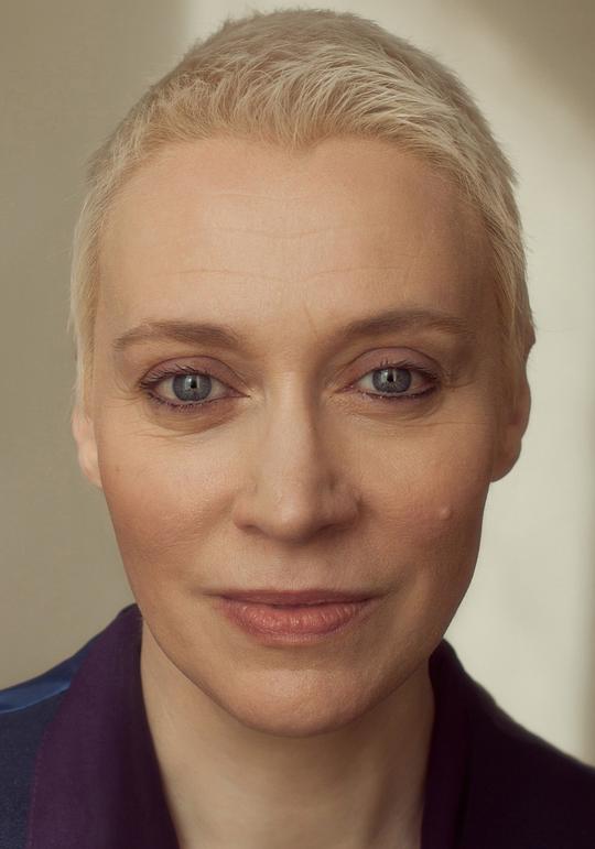 埃米莉·卡丁 Emily Carding