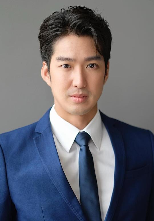 苏林永·阿伦瓦塔那坤 Suriyon Aroonwattanakul