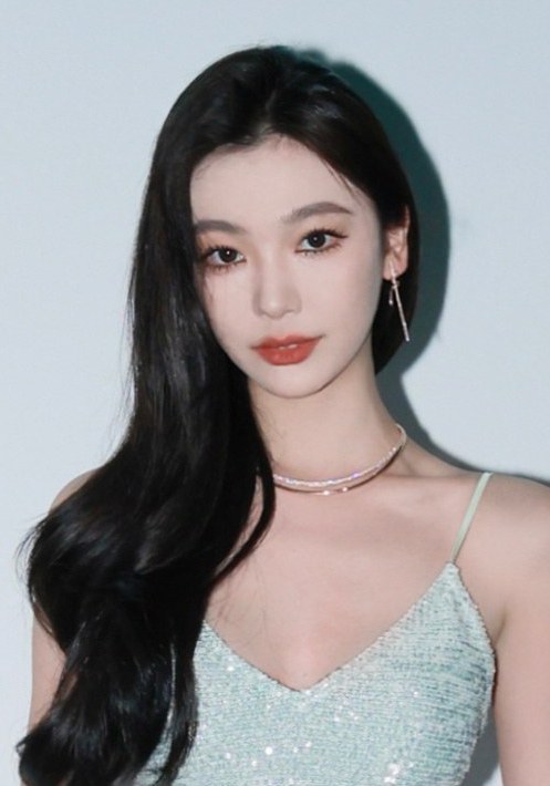 易梦玲 Yi Meng Ling