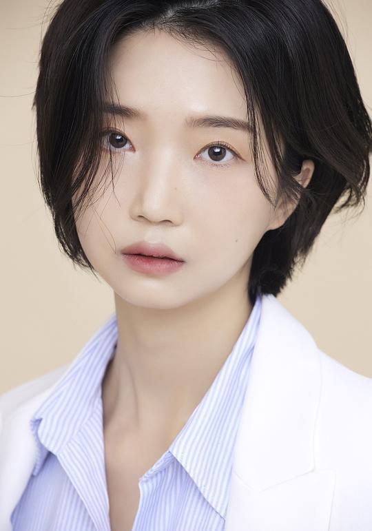 李贤芮 Hyeon-seo Lee